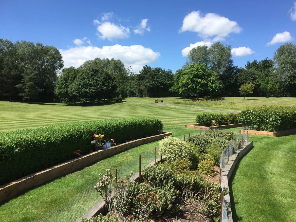 Gardens of Remembrance Lawns