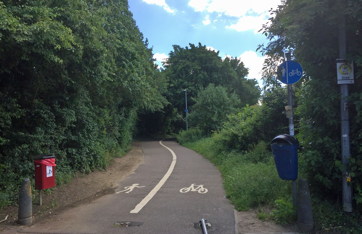 Akkayway from King Edward's Road to South Woodham Ferrers town centre