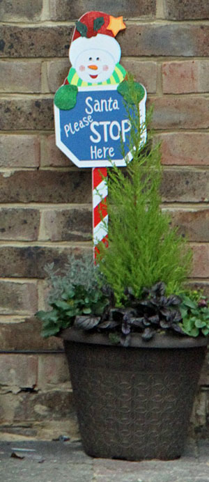 sanata stop here sign in South Woodham Ferrers